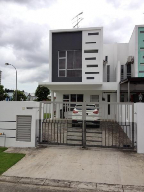Гостиница Comfort Holiday Home @ Bukit Indah  Джохор-Бару